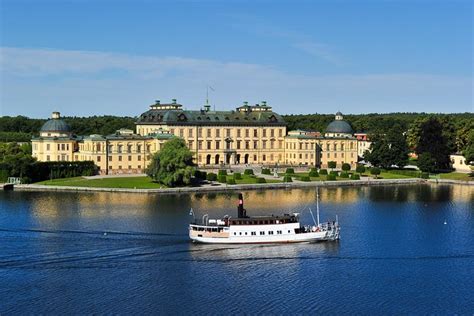 boat to drottningholm palace